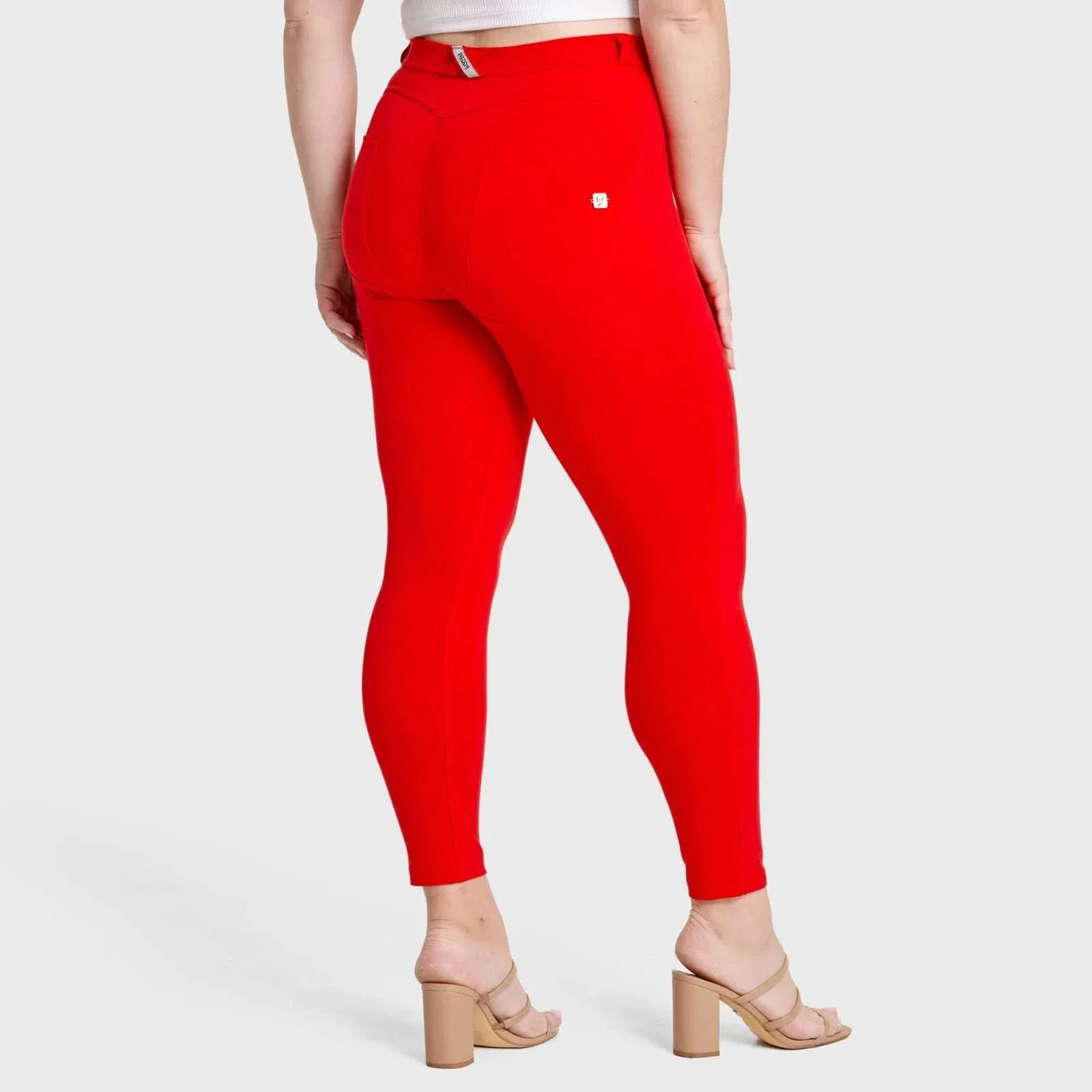 WRUP Curvy Fashion - High Waisted - 7/8 Length - Red - Image 2