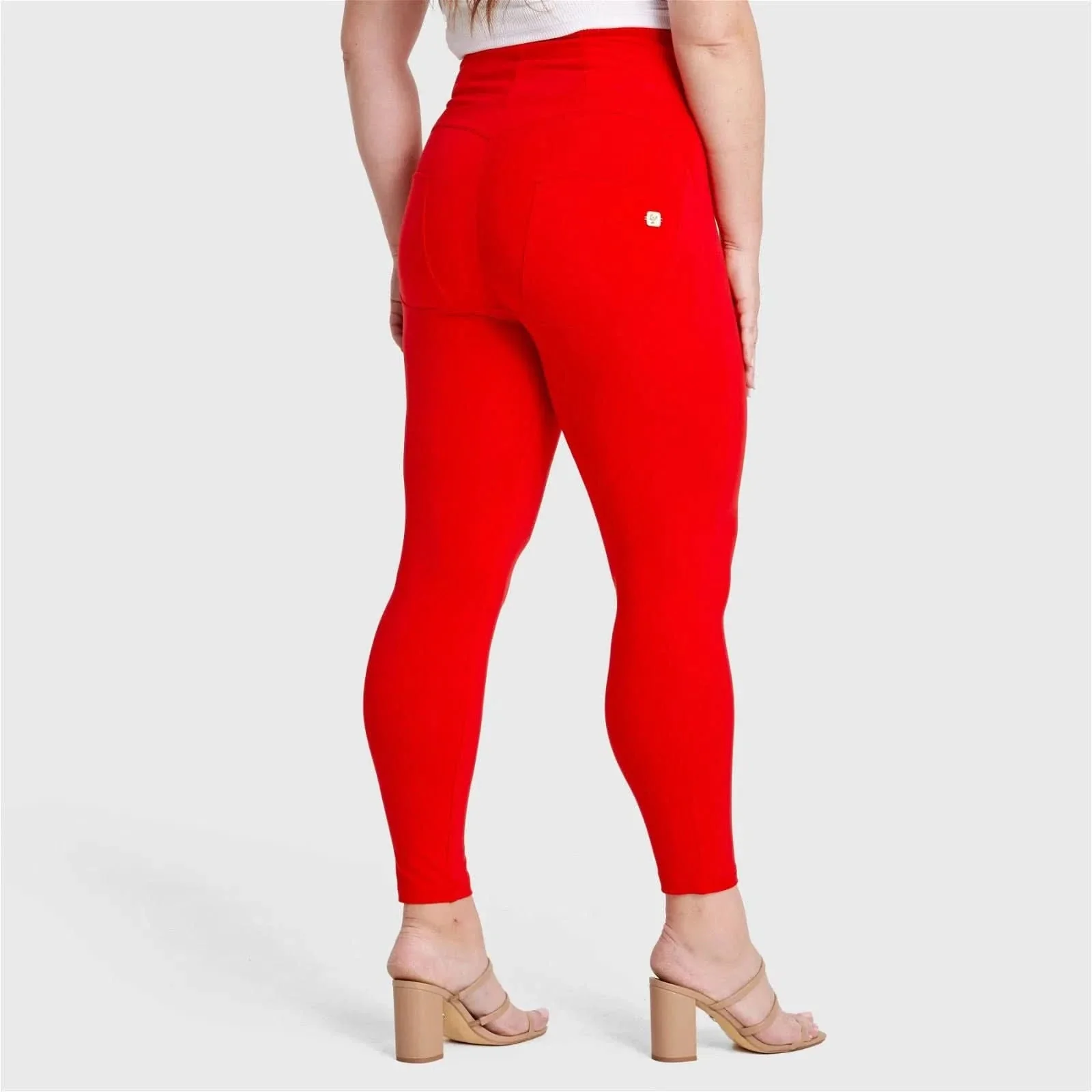 WRUP Curvy Fashion - Zip High Waisted - 7/8 Length - Red - Image 9