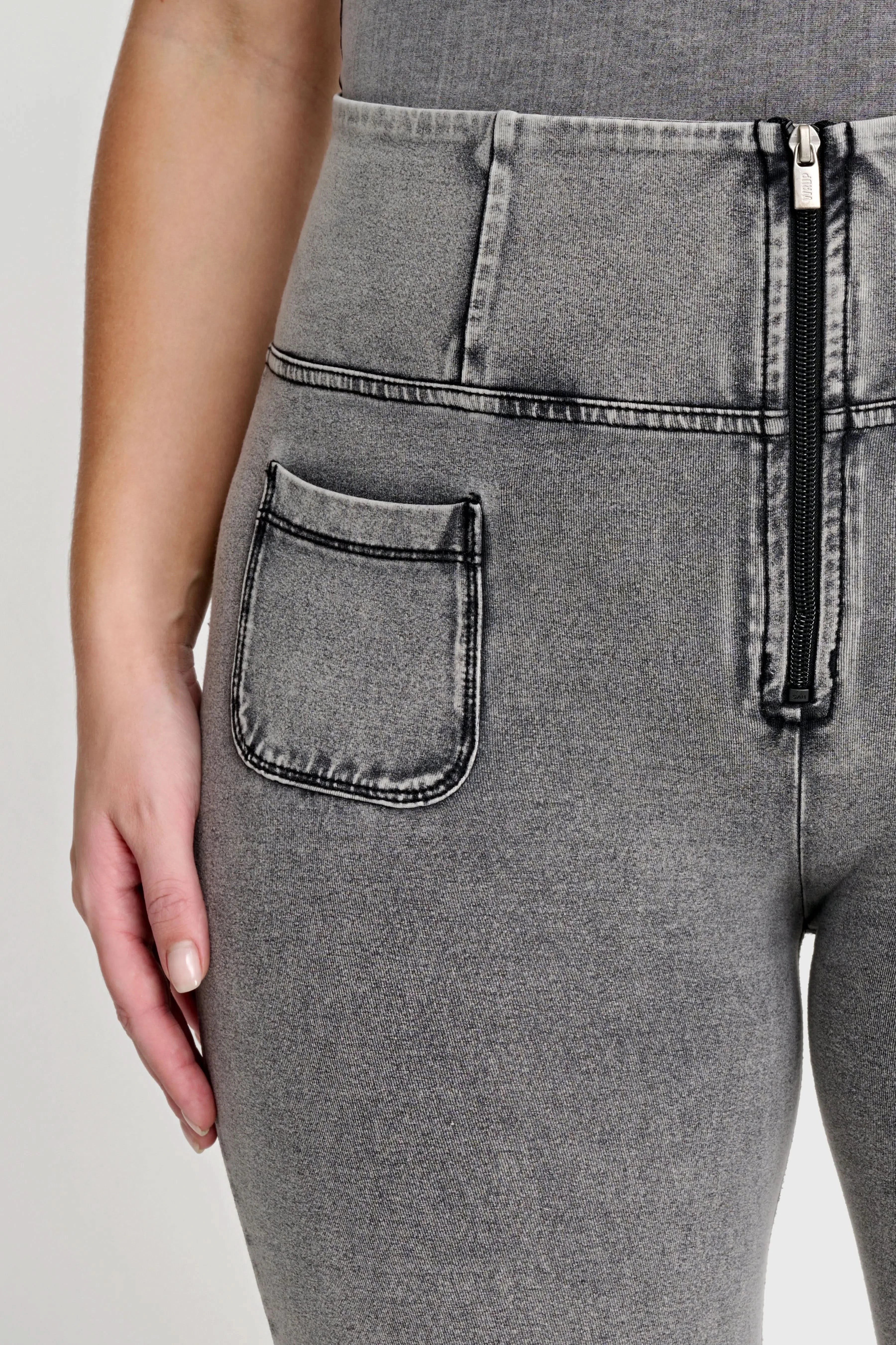 WRUP Denim with Front Pockets - High Waisted - Flare - Grey - Image 7